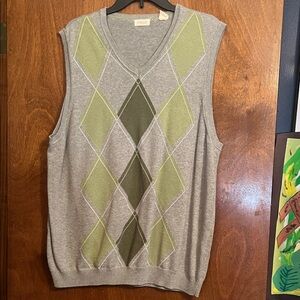 Sweater vest for men, vintage, by VanHeusen, size large.